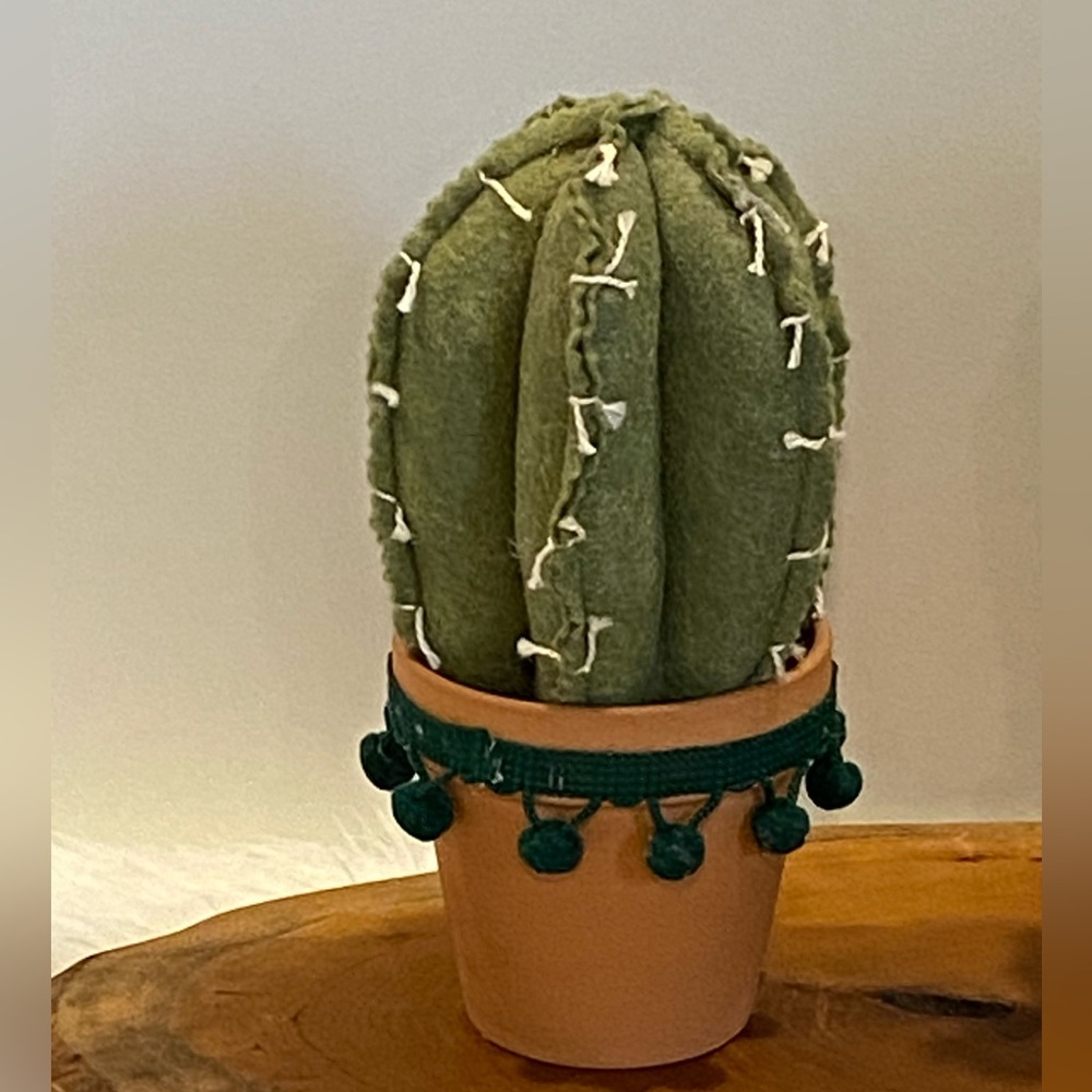 Faux Felted Potted Cactus Pin Cushion Decor Set Of 3 Green Academia Artisan - Picture 3 of 5